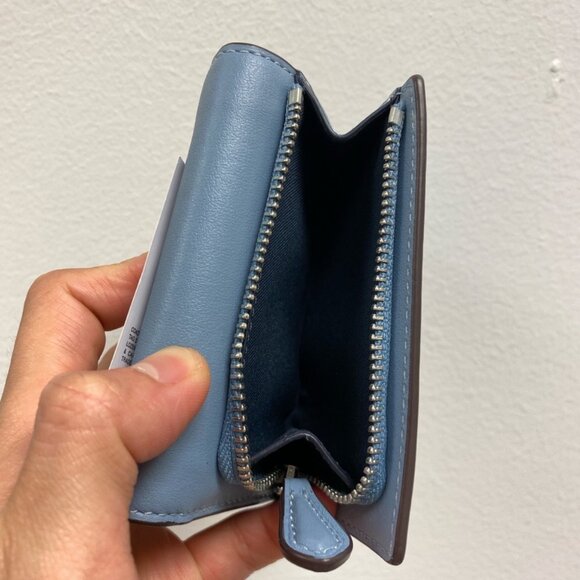 Coach CR799 Small Wallet - Picture 5 of 8